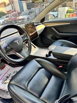 تێسلا مۆدێل 3